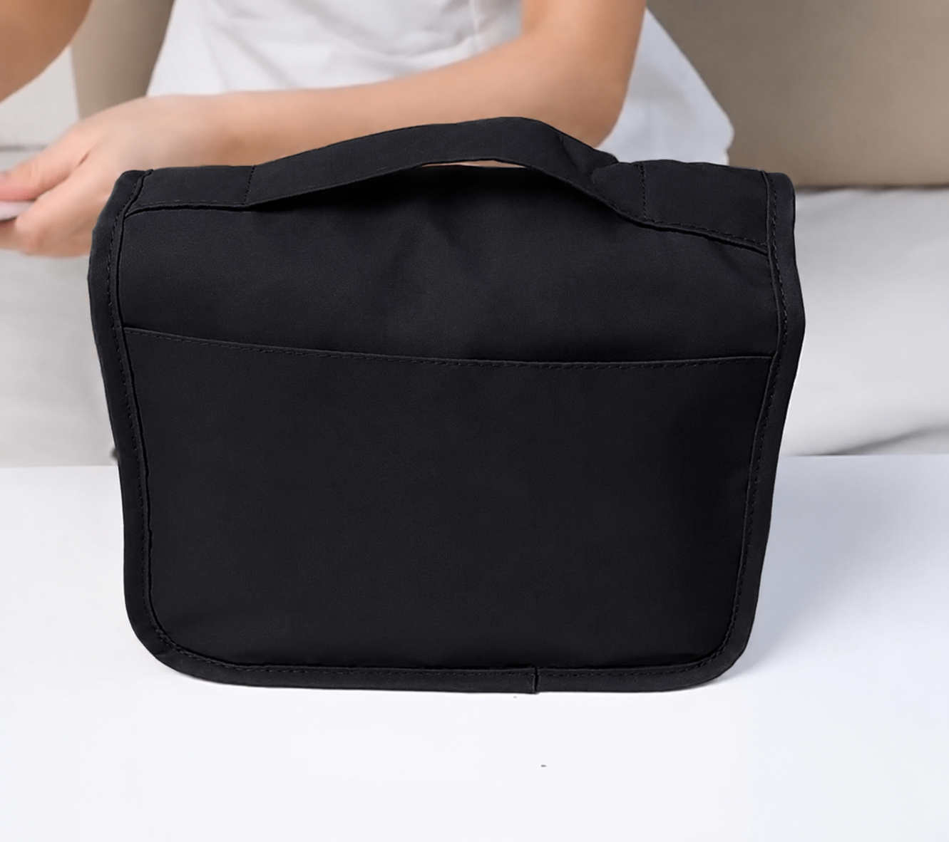 ByMinoo Hangende Toilettas - Ruime Make-up & Reistas met Haak - Zwart